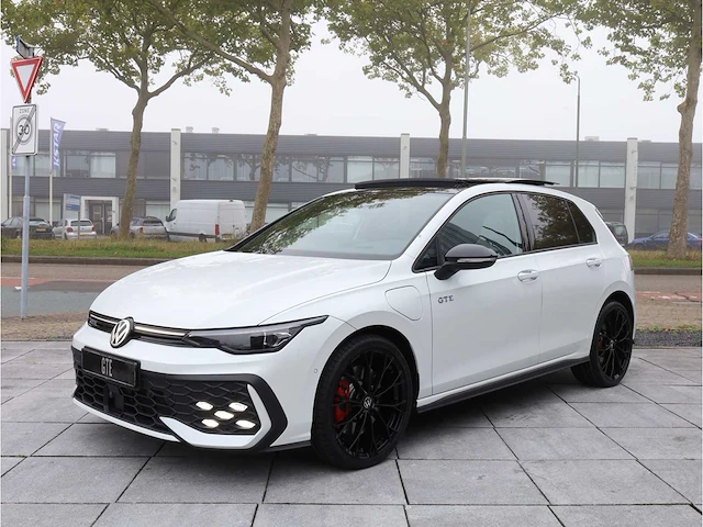 Volkswagen golf gte 1.5 ehybrid 272pk automaat 2026 garantie 2031 - afbeelding 2 van  41