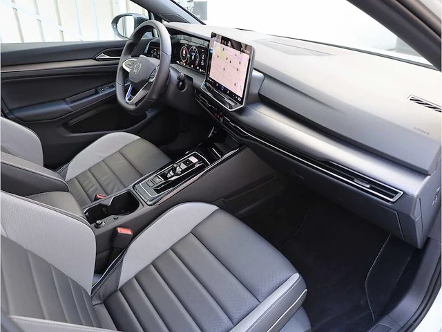 Volkswagen golf gte 1.5 ehybrid 272pk automaat 2026 garantie 2031 - afbeelding 9 van  41