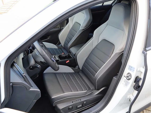 Volkswagen golf gte 1.5 ehybrid 272pk automaat 2026 garantie 2031 - afbeelding 6 van  54