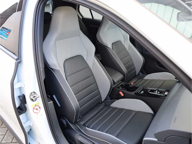 Volkswagen golf gte 1.5 ehybrid 272pk automaat 2026 garantie 2031 - afbeelding 28 van  43