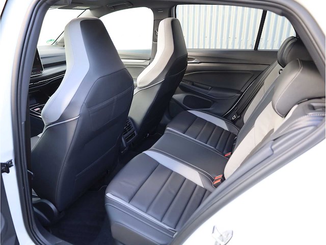 Volkswagen golf gte 1.5 ehybrid phev 272pk automaat 2025 garantie 2030 - afbeelding 37 van  52