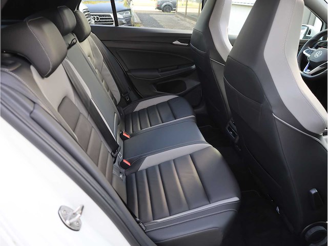 Volkswagen golf gte 1.5 ehybrid phev 272pk automaat 2025 garantie 2030 - afbeelding 33 van  53