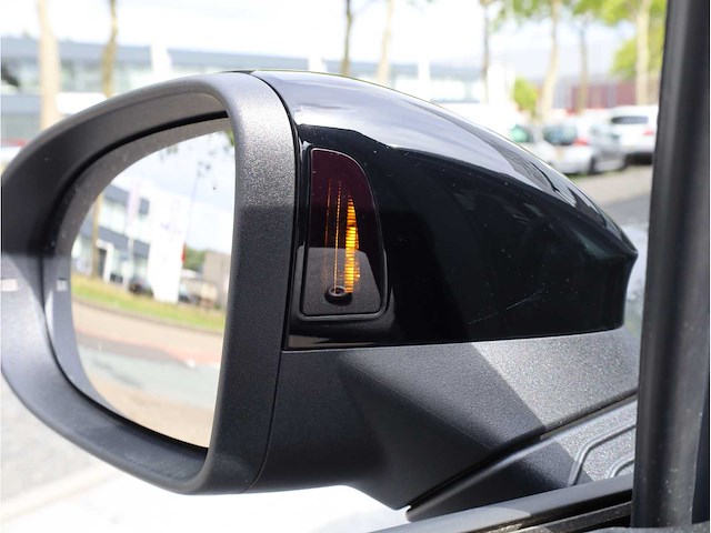Volkswagen golf gte 1.5 ehybrid phev 272pk automaat 2025, kvk-28-v - afbeelding 35 van  52