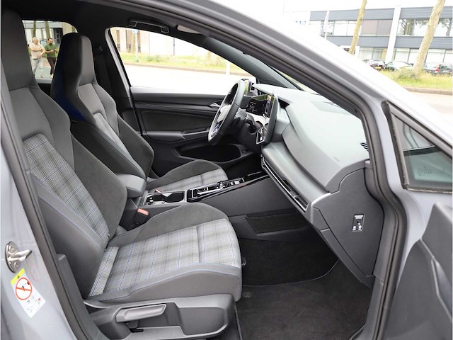 Volkswagen golf gte 1.5 ehybrid phev 272pk automaat 2025 - afbeelding 28 van  37