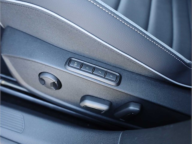 Volkswagen golf gte 1.5 ehybrid phev 272pk automaat 2025 - afbeelding 17 van  23