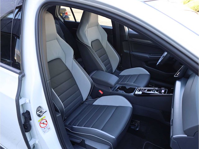 Volkswagen golf gte 1.5 ehybrid phev 272pk automaat 2025 - afbeelding 42 van  52