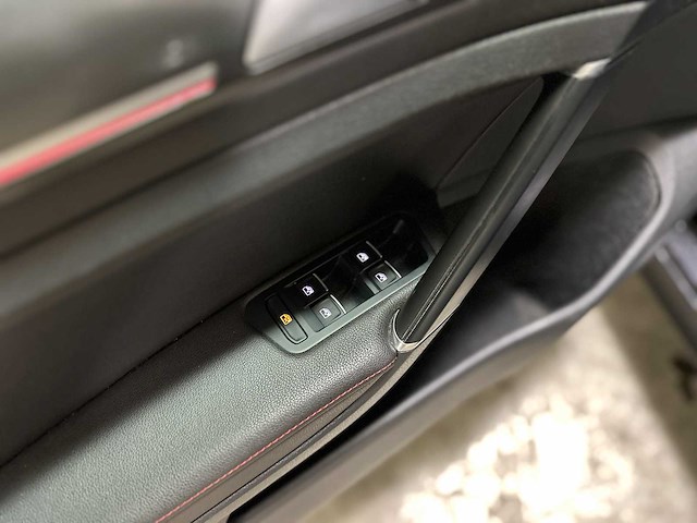 Volkswagen golf gti performance vii 2.0 tsi golf 7 245pk 2019, g-609-hx - afbeelding 29 van  59