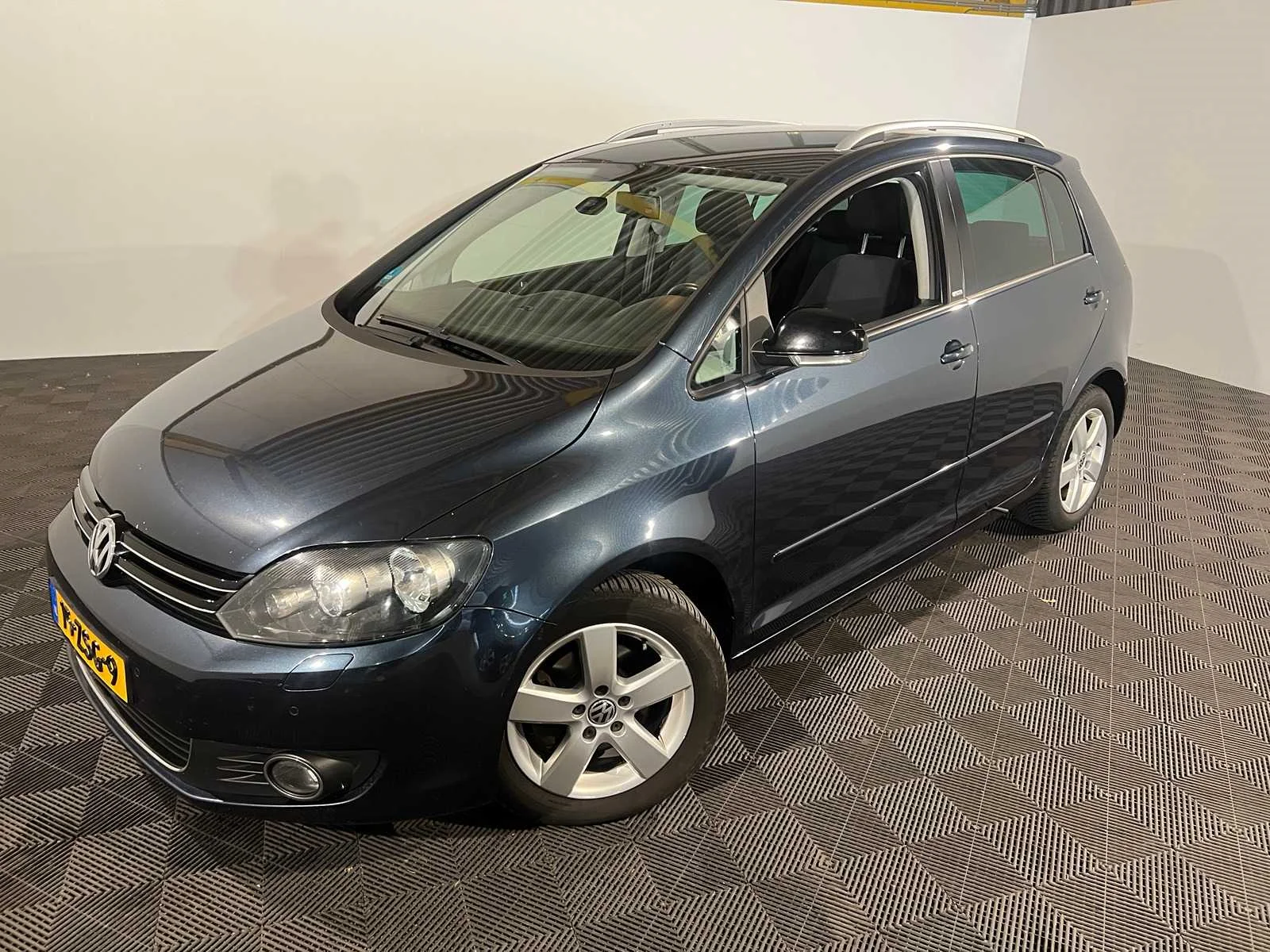 Dealeroccasions - personen- en bedrijfswagens in wekerom