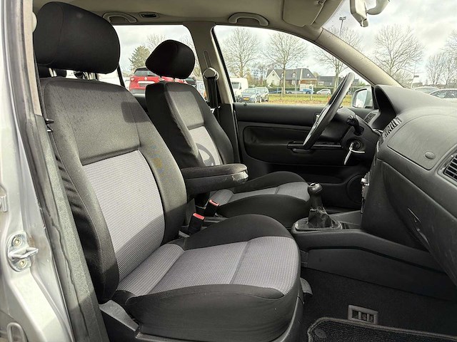 Volkswagen golf variant 1.9 sdi trendline 2002 | 81-ld-fp - afbeelding 18 van  27