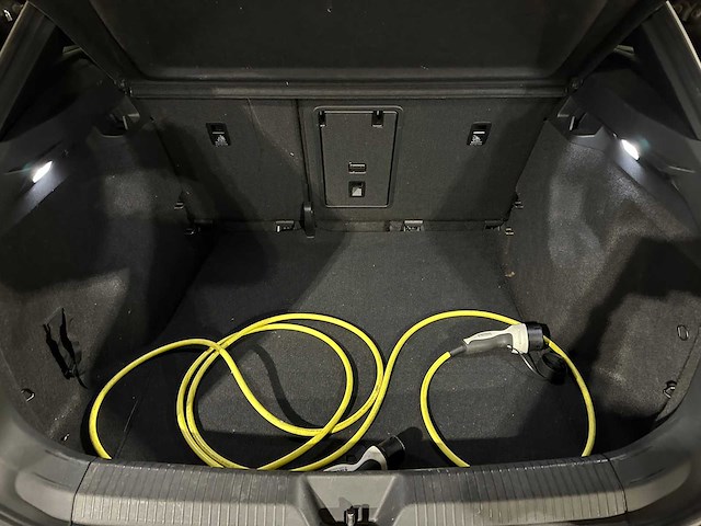 Volkswagen id.4 first 77 kwh 204pk 2020 (origineel-nl), k-186-jk - afbeelding 13 van  21
