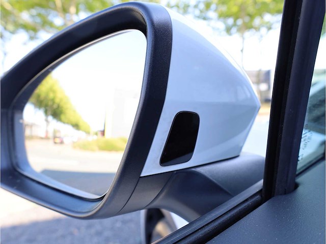 Volkswagen id.4 pro business 77 kwh 150kw automaat 2023 soh 92% - afbeelding 28 van  43