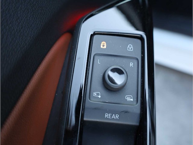 Volkswagen id.4 pro business 77 kwh 150kw automaat 2023 soh 92% - afbeelding 31 van  34