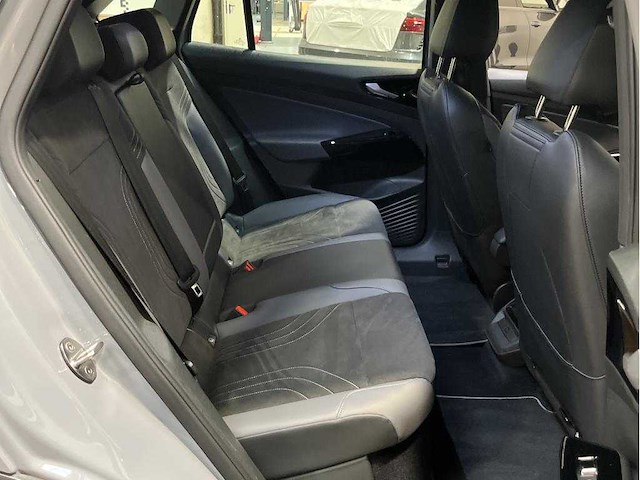 Volkswagen id.4 pure 150kw 77 kwh automaat 2022 - afbeelding 16 van  19