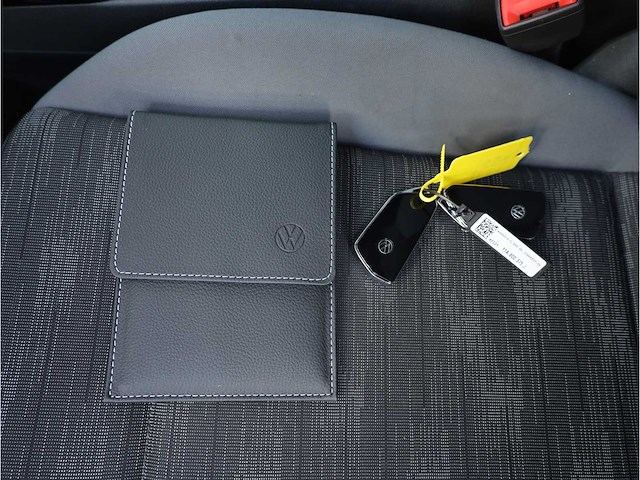 Volkswagen id.4 pure 52 kwh 125kw automaat 2022 - afbeelding 16 van  32