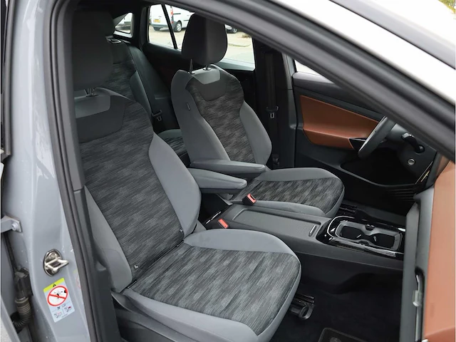 Volkswagen id.5 pro 77 kwh 150kw automaat 2023 - afbeelding 38 van  40