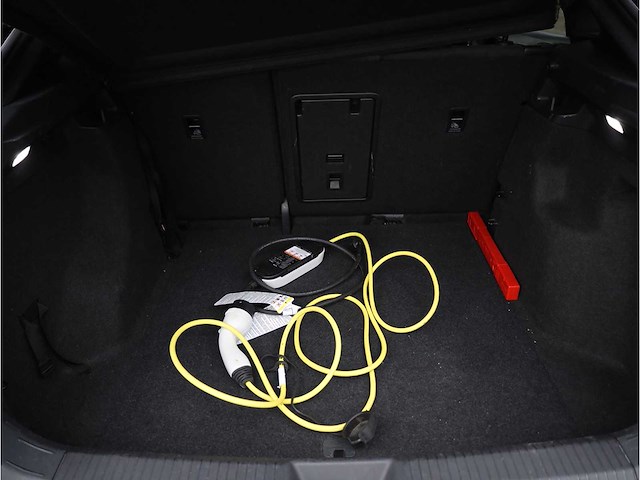 Volkswagen id.5 pro 77 kwh automaat 2022 soh 92% - afbeelding 18 van  35