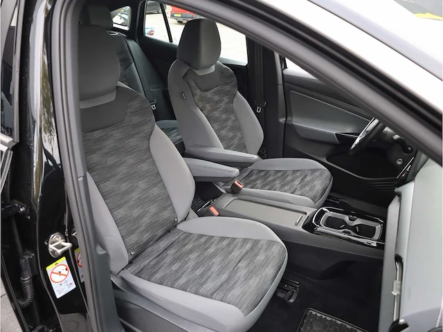 Volkswagen id.5 pro business 77 kwh 150kw automaat 2023 - afbeelding 27 van  47