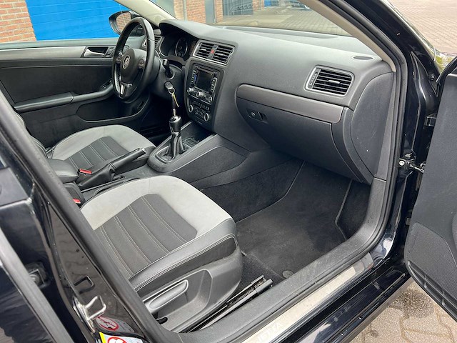 Volkswagen jetta 1.6 tdi high exec l., 3-kff-83 - afbeelding 12 van  16
