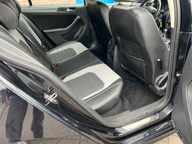 Volkswagen jetta 1.6 tdi high exec l., 3-kff-83 - afbeelding 13 van  16