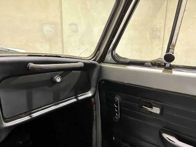 Volkswagen kever cabriolet 1.6 36pk 1968 - afbeelding 29 van  40