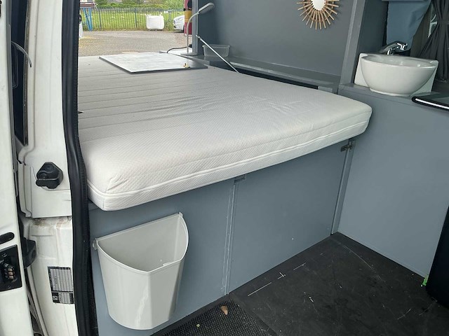 Volkswagen kombi camper - afbeelding 28 van  39