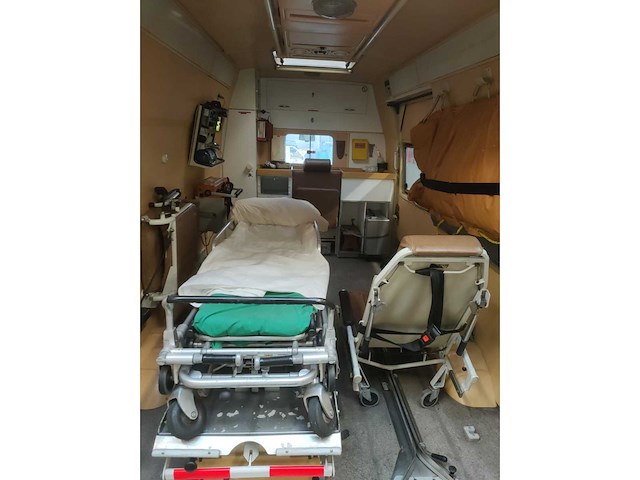 Volkswagen lt ambulance -duits - afbeelding 2 van  13