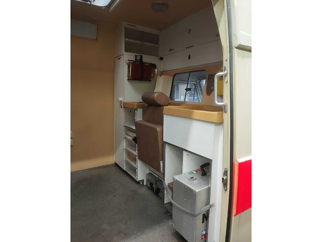 Volkswagen lt ambulance -duits - afbeelding 5 van  13