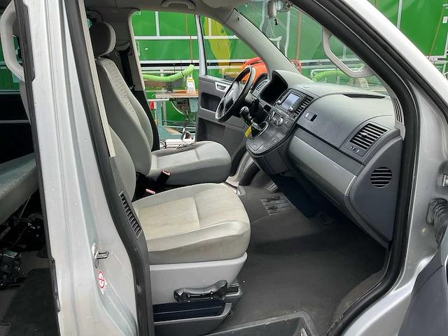 Volkswagen multivan t5 2.5 tdi - afbeelding 16 van  37