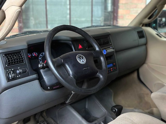 Volkswagen multivan vr6 2.8 v6 204pk 2003 youngtimer - afbeelding 15 van  38
