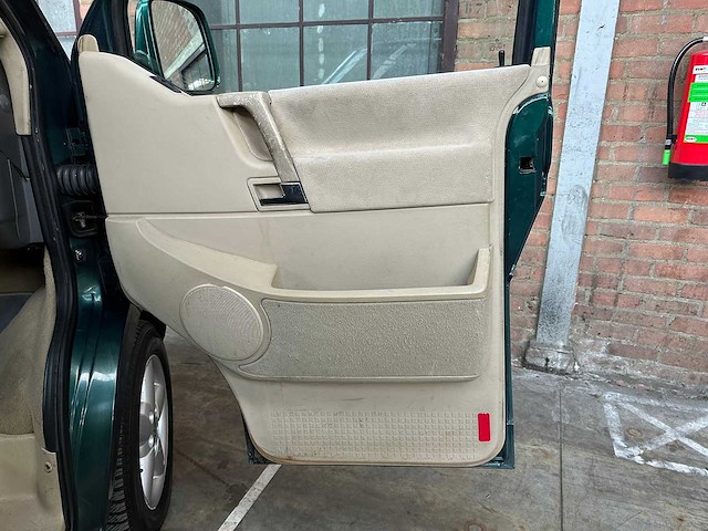 Volkswagen multivan vr6 2.8 v6 204pk 2003 youngtimer - afbeelding 33 van  38