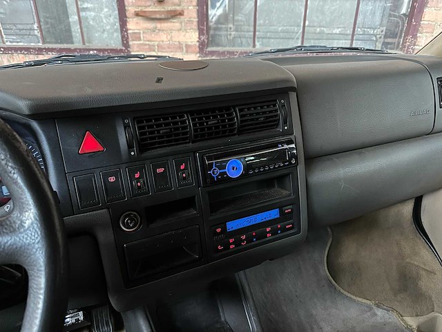 Volkswagen multivan vr6 2.8 v6 204pk 2003 youngtimer - afbeelding 15 van  38