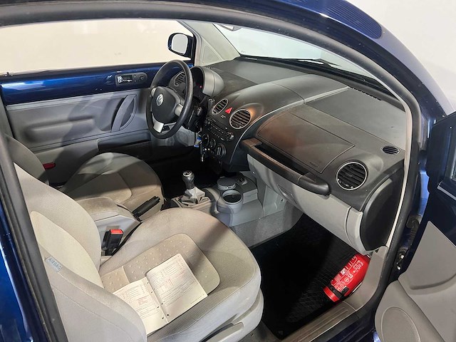 Volkswagen new beetle 1.9 tdi highline, 73-lxt-1 - afbeelding 13 van  15