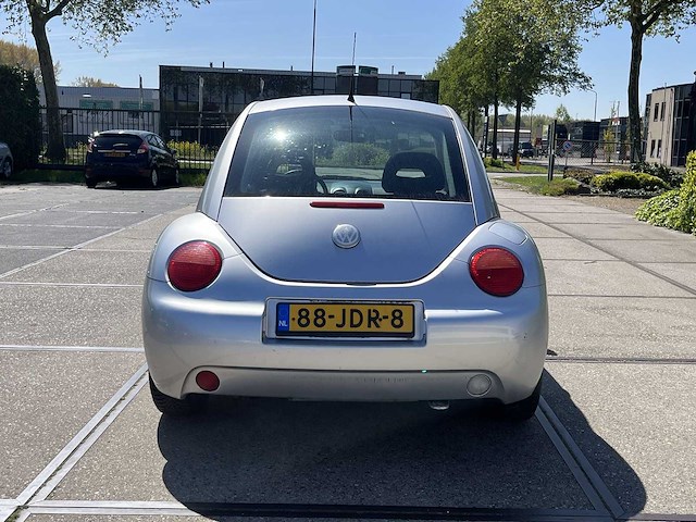 Volkswagen new beetle 2.0 highline 1999 | 88-jdr-8 - afbeelding 9 van  26