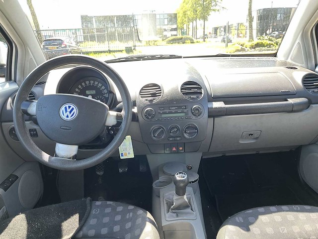 Volkswagen new beetle 2.0 highline 1999 | 88-jdr-8 - afbeelding 20 van  26