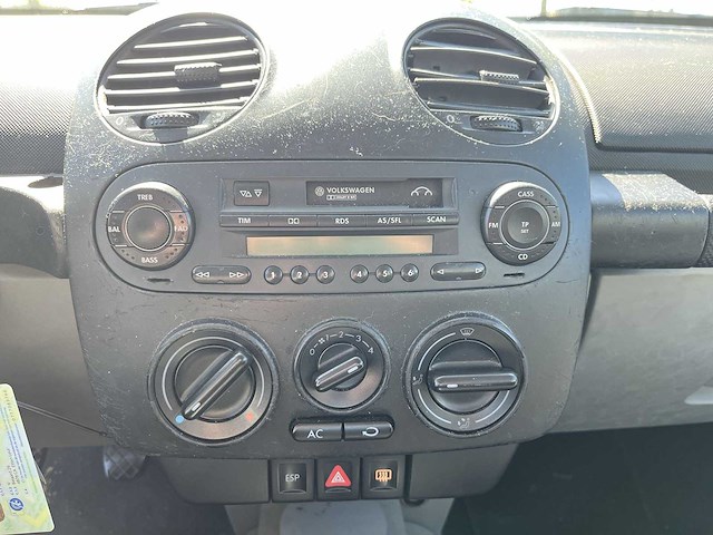 Volkswagen new beetle 2.0 highline 1999 | 88-jdr-8 - afbeelding 25 van  26