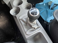 Volkswagen new beetle 2.0 highline 2001 | 09-gx-nv - afbeelding 14 van  22