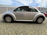 Volkswagen new beetle 2.0 highline 2001 | 09-gx-nv - afbeelding 2 van  22