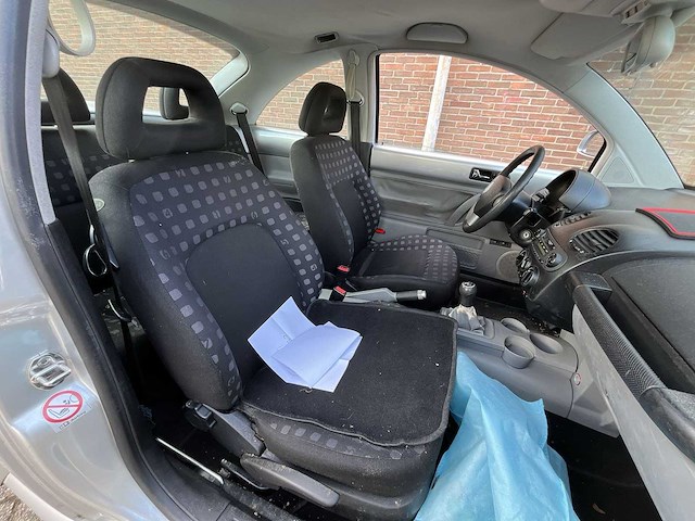 Volkswagen new beetle 2.0 highline 2001 | 09-gx-nv - afbeelding 15 van  22