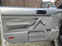 Volkswagen new beetle 2.0 highline 2001 | 09-gx-nv - afbeelding 9 van  22