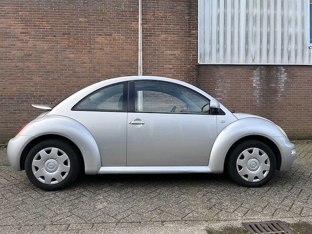 Volkswagen new beetle 2.0 highline 2001 | 09-gx-nv - afbeelding 9 van  22