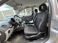 Volkswagen new beetle 2.0 highline 2001 | 09-gx-nv - afbeelding 8 van  22
