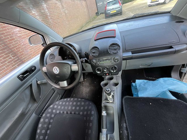 Volkswagen new beetle 2.0 highline 2001 | 09-gx-nv - afbeelding 15 van  22