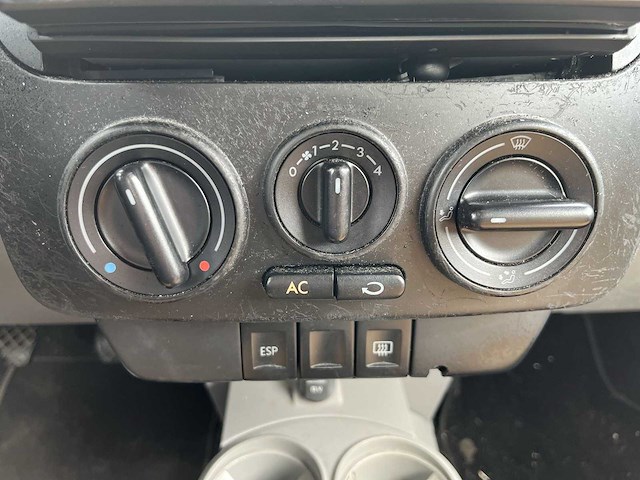 Volkswagen new beetle 2.0 highline 2003 | 13-nk-hs - afbeelding 5 van  23