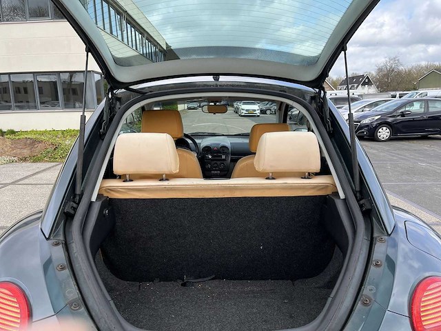Volkswagen new beetle 2.0 highline 2003 | 13-nk-hs - afbeelding 10 van  23