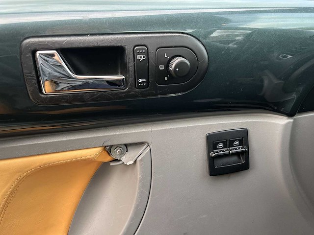 Volkswagen new beetle 2.0 highline 2003 | 13-nk-hs - afbeelding 14 van  23