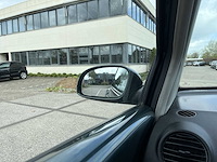 Volkswagen new beetle 2.0 highline 2003 | 13-nk-hs - afbeelding 16 van  25