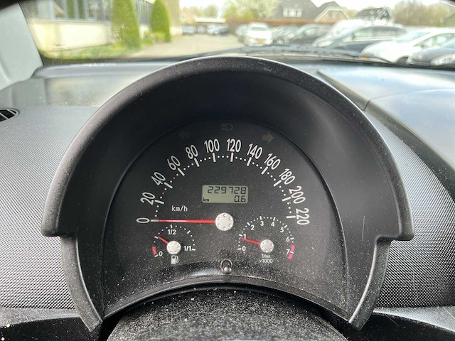 Volkswagen new beetle 2.0 highline 2003 | 13-nk-hs - afbeelding 24 van  25