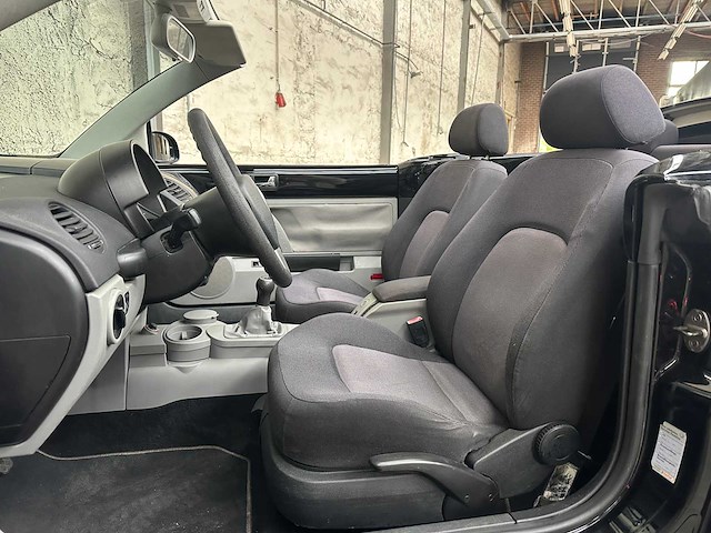 Volkswagen new beetle cabriolet 1.4 turijn 75pk 2003, th-271-j - afbeelding 21 van  34