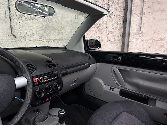 Volkswagen new beetle cabriolet 1.4 turijn 75pk 2003, th-271-j - afbeelding 11 van  34