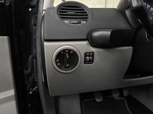 Volkswagen new beetle cabriolet 1.4 turijn 75pk 2003, th-271-j - afbeelding 13 van  34